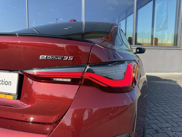BMW i4 Gran Coupe eDrive35 | M-Sportpakket | Head Up | Schuifdak | Trekhaak | Stoelverwarming | Harman/kardon sound | 19 inch
