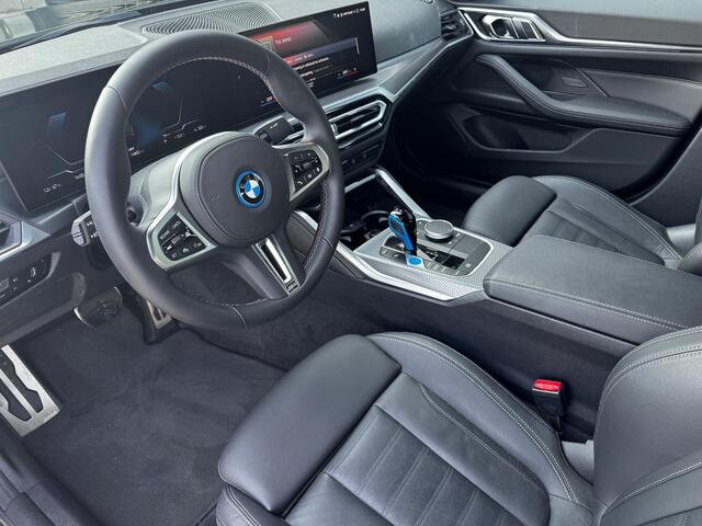 BMW i4 Gran Coupé M50 M Aerodynamicapakket | M Sportremsysteem Blau | M Adaptief onderstel | Variable Sport Steering | Parking Assistant | HiFi System