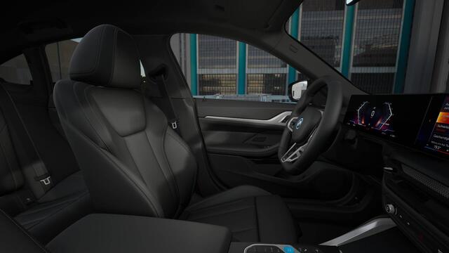 BMW i4 eDrive40 M Sport / Adaptieve LED / Active Cruise Control / Parking Assistant / Stoelverwarming / Comfort Access