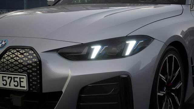 BMW i4 eDrive35 M Sport / Adaptieve LED / Active Cruise Control / Comfort Access / Parking Assistant / Live Cockpit Plus / Stoelverwarming