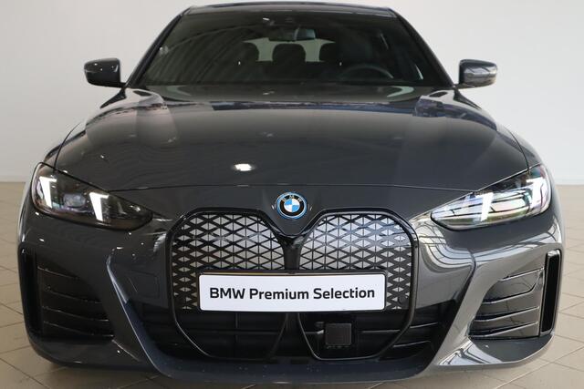 BMW i4 eDrive40 M Sportpakket Pro | Innovation pack | Driving Assitant | Comfort Pack