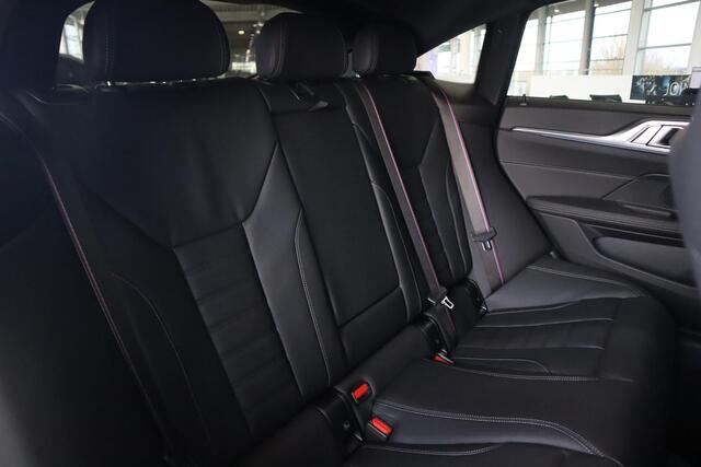 BMW i4 eDrive40 M Sportpakket Pro | Innovation pack | Driving Assitant | Comfort Pack
