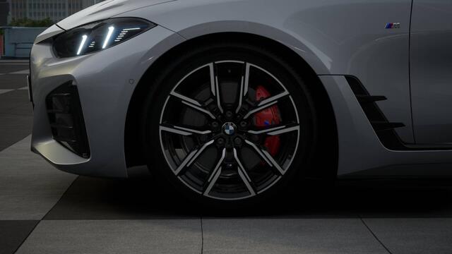 BMW i4 eDrive40 Gran Coupé M Sport / Adaptieve LED / Comfort Access / Active Cruise Control / Parking Assistant / Stuurverwarming