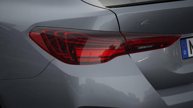 BMW i4 eDrive40 Gran Coupé M Sport / Adaptieve LED / Comfort Access / Active Cruise Control / Parking Assistant / Stuurverwarming
