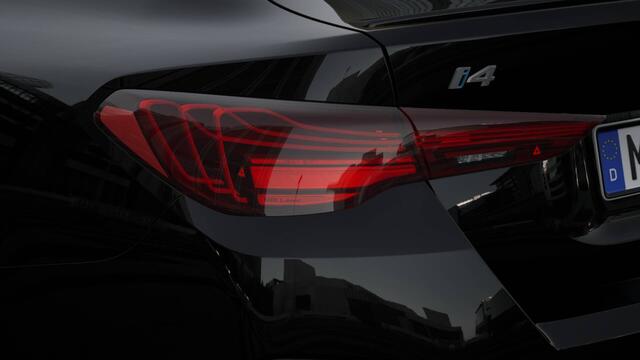 BMW i4 eDrive40 M Sport / Adaptieve LED / Active Cruise Control / Comfort Access / Stoelverwarming / Parking Assistant / Live Cockpit Plus