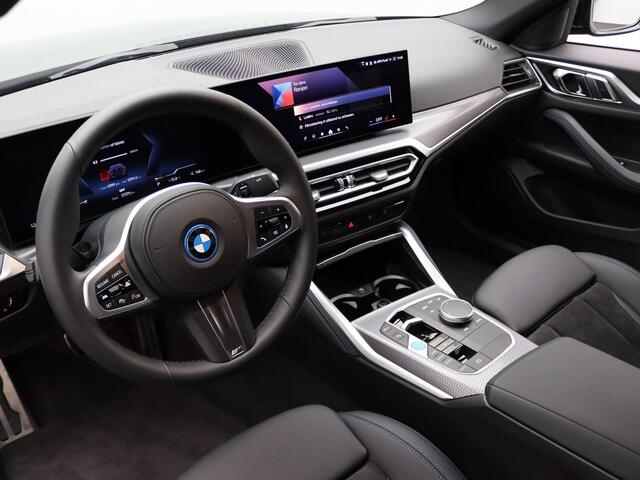 BMW i4 eDrive40 84 kWh M Sportpakket | Parking Assistant | DAB | HiFi | 18''