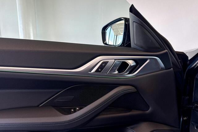 BMW i4 eDrive40 | M Sport | Stoelverwarming | Glazen Schuif-/kanteldak | Achteruitrijcamera |