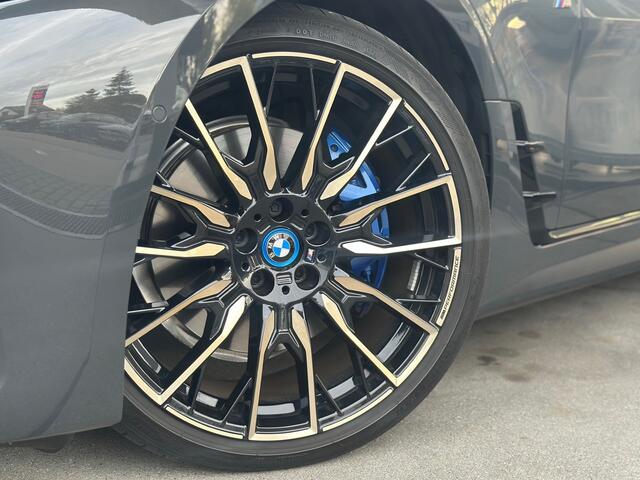 BMW i4 M50 High Executive 84 kWh | Fabr. Garantie | Pano | Sportstoelen | 360 Camera | Harman Kardon audio | VOL !