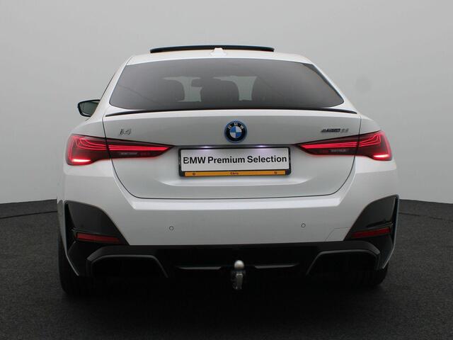 BMW i4 eDrive35 M Sportpakket Pro | Comfort Pack | Stuurwielrand Verwarmd | Trekhaak | Schuif-/ Kanteldak | DAB | HiFi | 19''