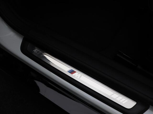 BMW i4 eDrive35 M Sportpakket Pro | Comfort Pack | Stuurwielrand Verwarmd | Trekhaak | Schuif-/ Kanteldak | DAB | HiFi | 19''
