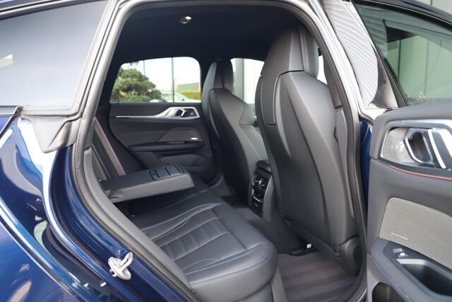 BMW i4 M50 High Executive M-Sport 84 kWh | 544PK | Luchtvering | Head-up | Keyles-go | Carbon | Laser-led | ACC | Harman/kardon | Sfeerverlichting | 2022.