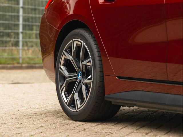 BMW i4 eDrive40 - M-Sport - Memoryzetel - Driving Ass Prof - Head-up