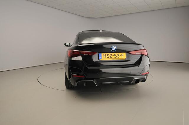BMW i4 eDrive40 M-Sportpakket Pro / Trekhaak / Schuifdak / Leder / Driving assist prof / Harman-Kardon / M Sportstoelen / Alu wielen 20 inch