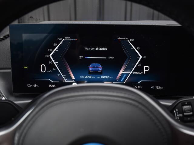 BMW i4 eDrive35 70 kWh | M-SEATS | SHADOW LINE | CAMERA | MEMORY SEATS | HARMAN/KARDON | BLIS | TREKHAAK