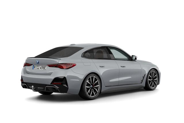 BMW i4 xDrive40 M-Sport Pro Stuurwielrand Verwarming / Comfort Acces / Electrische Zwenkhaak / Getinte Ramen Achter / Binnen & Buitenspiegel Automatisch Dimmend / Adaptieve Led Koplampen / Driving Prof / Hifi
