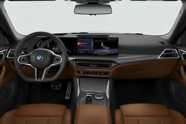 BMW i4 xDrive40 M-Sport Pro Stuurwielrand Verwarming / Comfort Acces / Electrische Zwenkhaak / Getinte Ramen Achter / Binnen & Buitenspiegel Automatisch Dimmend / Adaptieve Led Koplampen / Driving Prof / Hifi