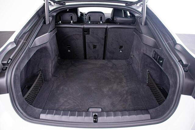 BMW i4 eDrive40 High Executive 84 kWh M Sport - Trekhaak - Parking/Driving Assistant - Comfort Access - Harman Kardon - Elektrisch verwarmde stoelen - Stuurwielrand verwarmd - Getinte Ruiten - Adaptief M Onderstel -