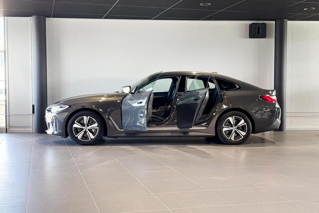BMW i4 eDrive40 High Executive 84 kWh | Stoelverwarming | Achteruitrijcamera | Trekhaak |