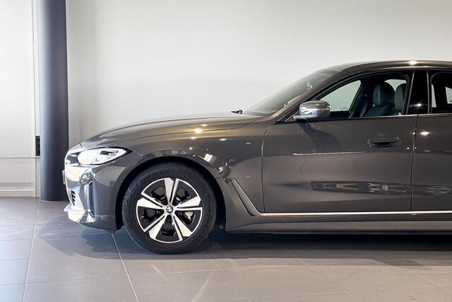 BMW i4 eDrive40 High Executive 84 kWh | Stoelverwarming | Achteruitrijcamera | Trekhaak |