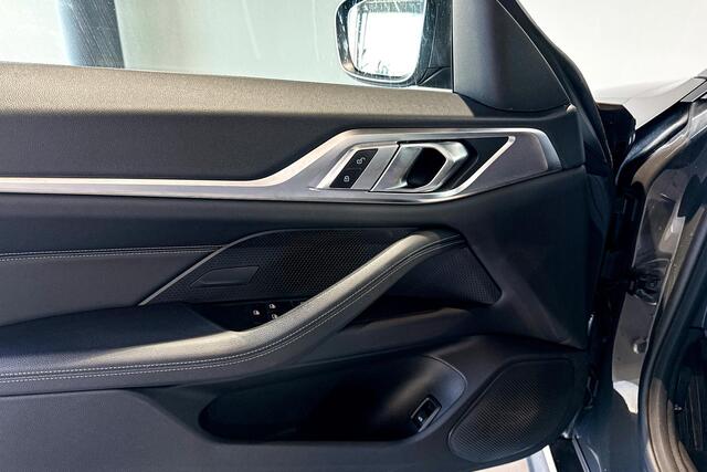 BMW i4 eDrive40 High Executive 84 kWh | Stoelverwarming | Achteruitrijcamera | Trekhaak |