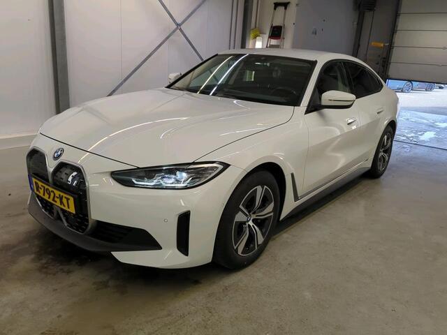 BMW i4 eDrive40 84 kWh | Trekhaak | Navi | Camera |