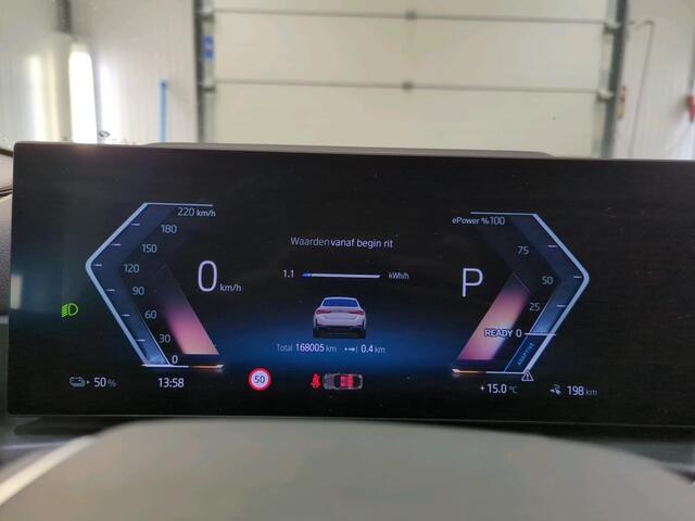 BMW i4 eDrive40 84 kWh | Trekhaak | Navi | Camera |