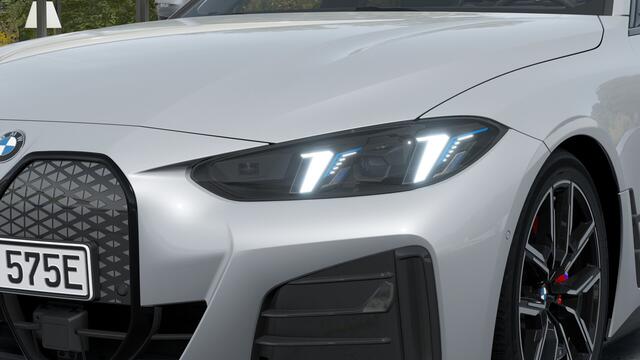 BMW i4 eDrive35 Gran Coupé M Sport / Achteruitrijcamera / Adaptieve LED / Active Cruise Control / Stoelverwarming / Live Cockpit Plus