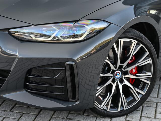 BMW i4 M50 GRAN COUPE HIGH EXECUTIVE 84 kWh 544 PK| M-SPORT PRO | COMFORT ACCESS | CARBON-PAKKET | MEMORY SEATS | LEDER | STUURWIELVERWARMING | ACTIVE CRUISE | HEAD-UP | VIRTUAL COCKPIT | HARMAN/KARDON SOUND SYSTEM