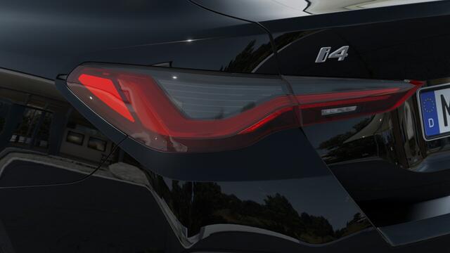 BMW i4 eDrive35 M Sport / Achteruitrijcamera / Live Cockpit Plus / Parking Assistant / Stoelverwarming / Widescreen Display