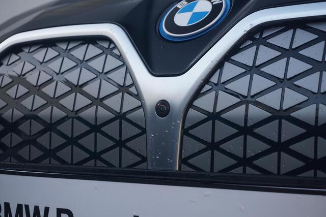 BMW i4 eDrive40 M Sportpakket 18'' / Head-Up Display / Parking Assistant Plus / Schuif-/kanteldak / Trekhaak