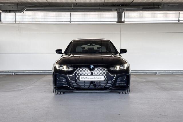 BMW i4 eDrive40 84 kWh | Selections | M Adaptief onderstel | Elektrisch bediend glazen schuif-/kanteldak