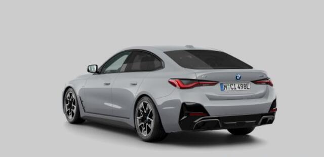 BMW i4 eDrive40 84 kWh M Sport - Comfort pack - Innovation pack - Elektrisch verstelbare/Verwarmde stoelen - getinte ruiten - Comfort Access - Head up - Parking Assistant Plus - Hifi -