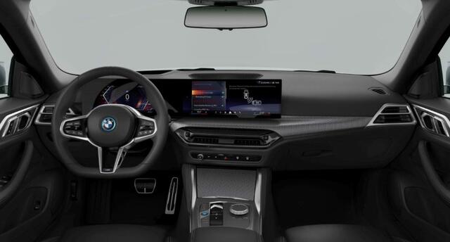 BMW i4 eDrive40 84 kWh M Sport - Comfort pack - Innovation pack - Elektrisch verstelbare/Verwarmde stoelen - getinte ruiten - Comfort Access - Head up - Parking Assistant Plus - Hifi -