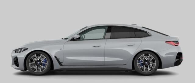 BMW i4 eDrive40 84 kWh M Sport - Comfort pack - Innovation pack - Elektrisch verstelbare/Verwarmde stoelen - getinte ruiten - Comfort Access - Head up - Parking Assistant Plus - Hifi -