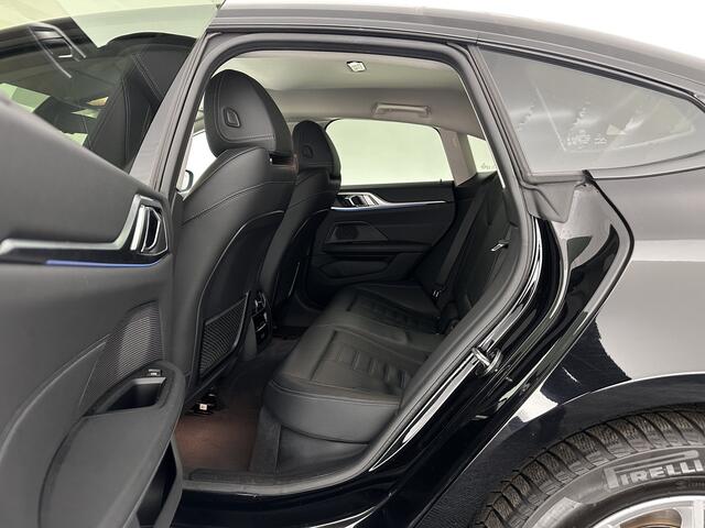 BMW i4 eDrive40 High Executive 84 kWh [ 3-Fase ] {SOH-95%} (INCL.BTW) *HEAD-UP | LEATHER | FULL-LED | WIDESCREEEN-DIGI-COCKPIT | CAMERA | KEYLESS | HIFI-SOUND | PRIVACY-GLASS | ECC | PDC | CRUISE | 17''ALU*