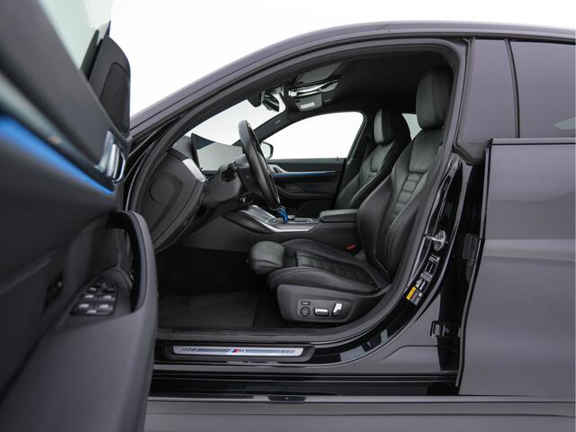 BMW i4 eDrive40 High Executive 84 kWh M-Sportpack [ 3-Fase ] {SOH-93%} (INCL.BTW) Aut *LEATHER | HEAD UP | FULL-LED | HIFI-SOUND | CRUISE | WIDESCREEN-COCKPIT | DAB+ | CAMERA | AMBIENTLIGHT | CARPLAY | HEATED-SPORTSEATS | PRIVACY-GLASS | 19''ALU*