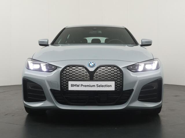 BMW i4 eDrive40 84 kWh | M Sport Pro | Innovation Pack | Stoelverwarming | Adaptive Cruise Control |