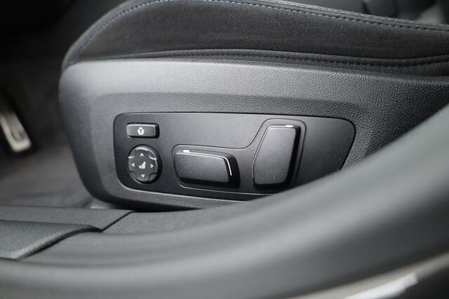 BMW i4 eDrive40 M Sport Pro 84 kWh | S/K-Dak | Elek. Trekhaak | Shadowline | Widescreen | Adapt. Cruise | Camera+PDC | Memory | Stoel-Stuurverw. | Nav+App.Connect V