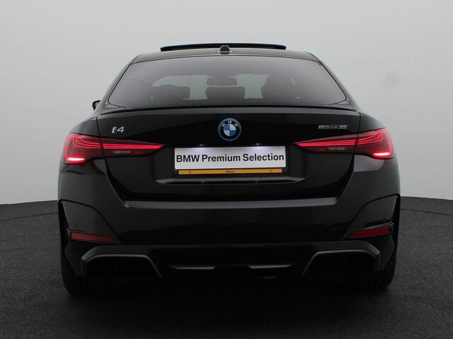 BMW i4 eDrive35 M Sport Edition | Innovation Pack | Comfort Pack | Stuurwielrand Verwarmd | Trekhaak | Schuifdak | Driving Assistant Professional | Harman Kardon | 19''