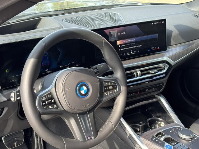 BMW i4 eDrive40 High Executive 84 kWh / NL Auto / 360 Camera / Stoelverwarming /