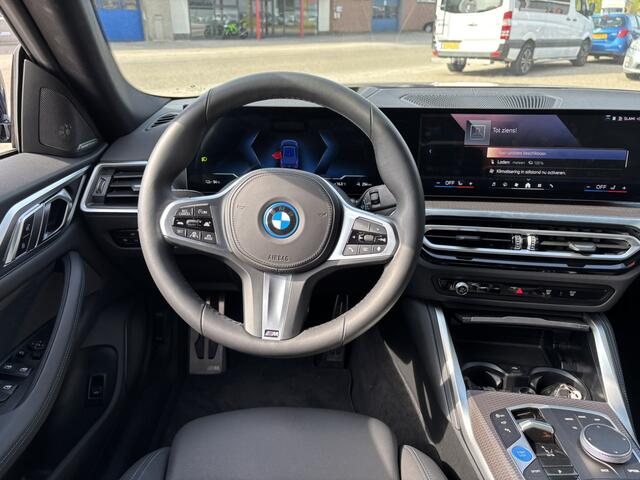BMW i4 eDrive40 High Executive 84 kWh / NL Auto / 360 Camera / Stoelverwarming /