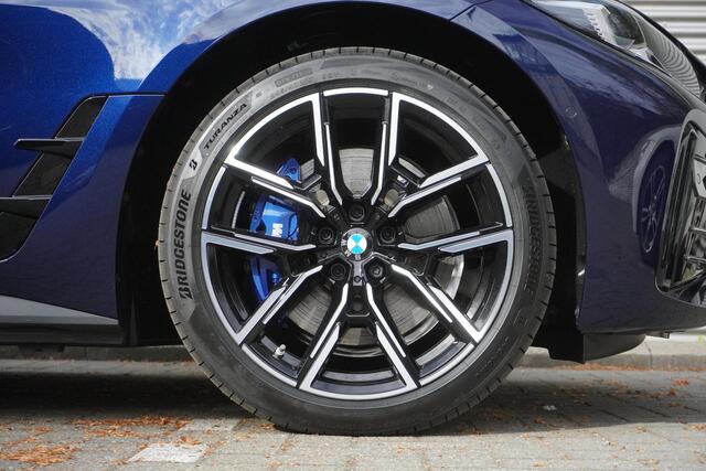 BMW i4 eDrive35 M Sportpakket | Comfort Pack | Stuurwielrand verwarmd | Trekhaak met elektrisch wegklapbare kogel | Elektrisch bediend glazen schuif-/kanteldak | Extra getint glas