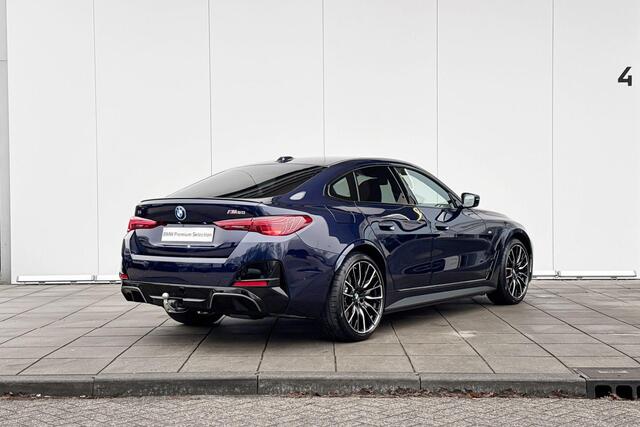 BMW i4 M50 M-Sport Pro Stuurwielrand Verwarming / Comfort Acces / Shadow Line Koplampen / 20 Inch / Dimmende Binnen & Buitenspiegel / Electrisch Verstelbare Voorstoelen / Adaptieve Led / Driving Prof / Parking Plus / Harman Kardon / Head Up Display / Electrische