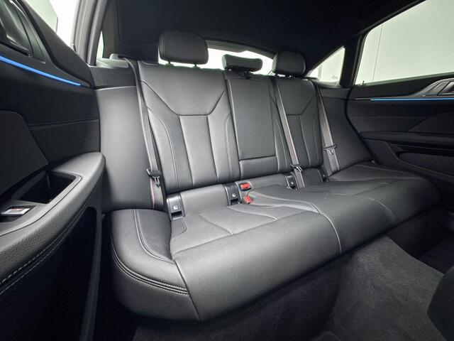 BMW i4 M50 M-Sport Pro Stuurwielrand Verwarming / Comfort Acces / Shadow Line Koplampen / 20 Inch / Dimmende Binnen & Buitenspiegel / Electrisch Verstelbare Voorstoelen / Adaptieve Led / Driving Prof / Parking Plus / Harman Kardon / Head Up Display / Electrische