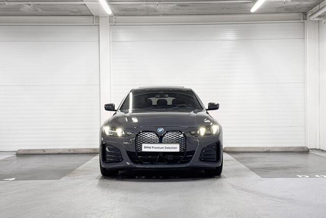BMW i4 eDrive35 | M-Sport Pro | Comfort Access | Active Cruise Control | Hifi System | Schuif/-kanteldak | Comfort Access