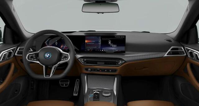 BMW i4 eDrive40 M Sport Edition 84 kWh M Sport Pro - INNOVATION PACK - COMFORT PACK - Elektrisch verwarmde voorstoelen - Parking Assistant Plus - Comfort Access - Adaptieve LED koplampen -