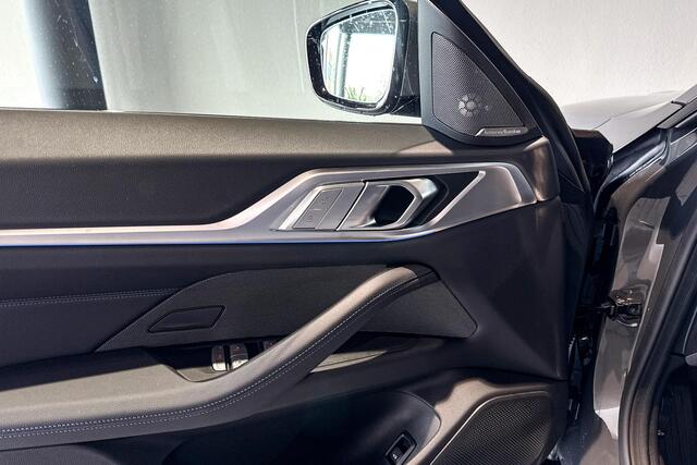 BMW i4 eDrive40 M Sport Edition | Glazen Panoramadak | Stoelverwarming | Harman Kardon |