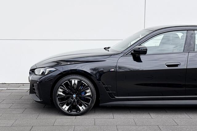 BMW i4 eDrive35 70 kWh Selections 500
