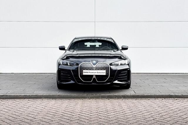 BMW i4 eDrive35 70 kWh Selections 500