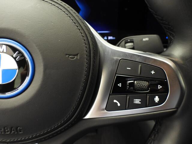 BMW i4 Gran Coupe eDrive40 | M-Sportpakket |LED | Leder | Navigatie | Sportstoelen | Stoelverwarming | DAB | Hifi speakers | Alu 18 inch